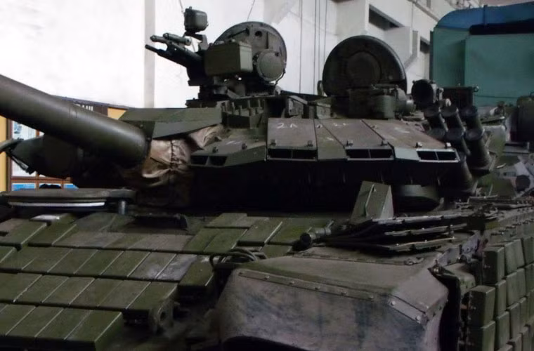 Riêng phần tháp pháo được trang bị giáp phản ứng nổ thế hệ mới Nozh do Cục thiết kế chế tạo máy Kharkiv Morozov (Ukraine) phát triển. Nó được quảng cáo là có thiết kế đặc biệt với các kiểu giáp ERA trên thế giới, cho phép tăng 200-300% hiệu quả chống lại nhiều loại vũ khí diệt tăng.