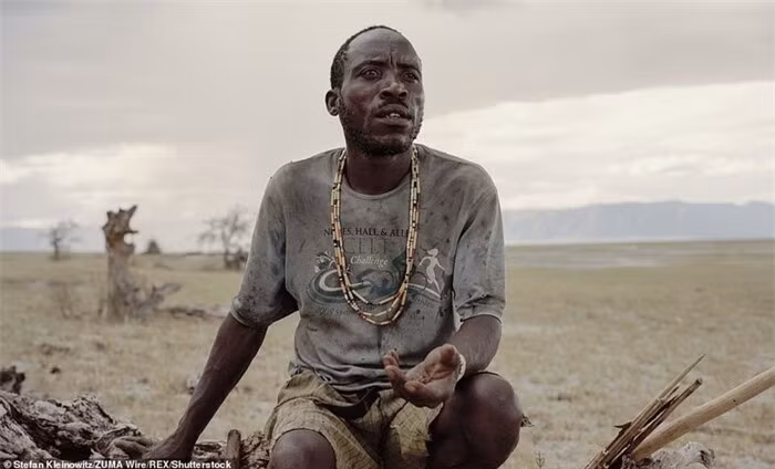 Bộ tộc thích ăn thịt khỉ đầu chó, có tài săn bắn “thần sầu“ ảnh 13