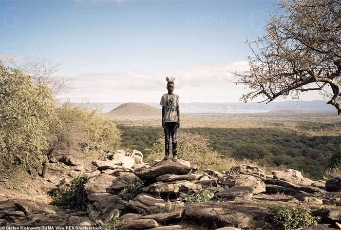 Bộ tộc thích ăn thịt khỉ đầu chó, có tài săn bắn “thần sầu“ ảnh 9