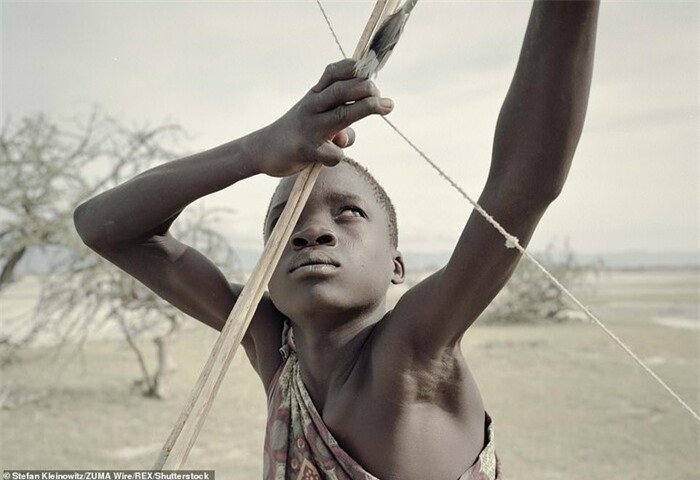 Bộ tộc thích ăn thịt khỉ đầu chó, có tài săn bắn “thần sầu“ ảnh 4 Bộ tộc thích ăn thịt khỉ đầu chó, có tài săn bắn “thần sầu“ ảnh 4