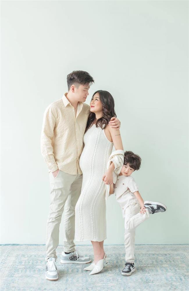 Trang Lou khoe qua sinh nhat tuoi 26 bang sieu xe hon 4 ty-Hinh-2