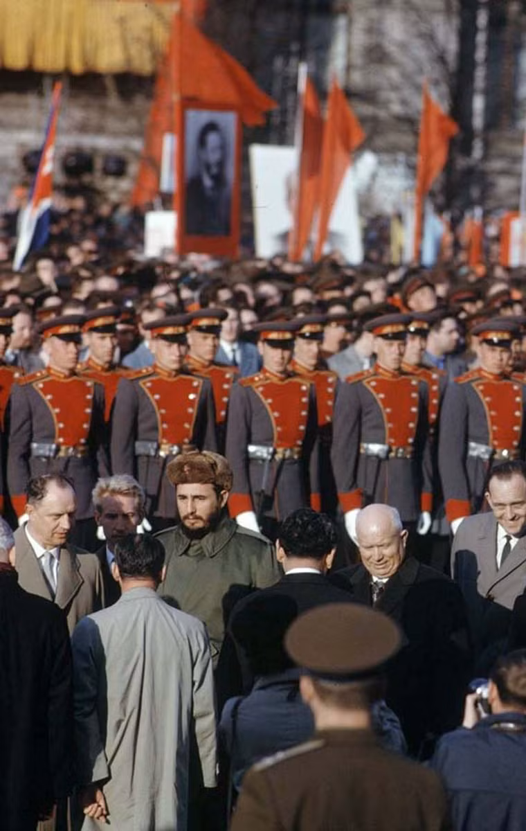 Ông Castro tham gia một buổi lễ trang trọng tại Quảng trường Đỏ ngày 1/5/1963.