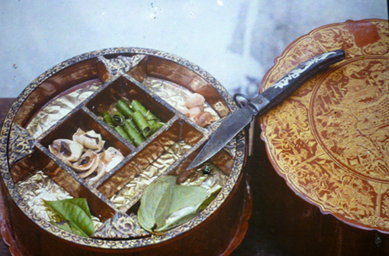 Khay đựng trầu của người dân Hà Nội thời xưa.