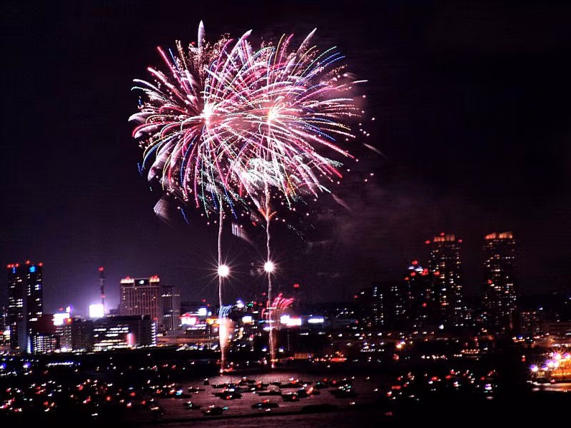 Tre sinh vao thoi khac giao thua, van so the nao?