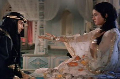 Layla và Majnun. Nizami ở Ganje là nhà thơ hàng đầu thời trung cổ của Iran nổi tiếng với với bài thơ lãng mạn "Layla và Majnun". Ông đã lấy cảm hứng từ một huyền thoại Arập.