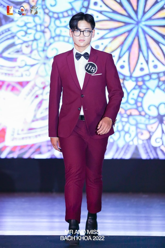 Tan Nam vuong Bach khoa: Khong dam di thi vi nghi ban than 