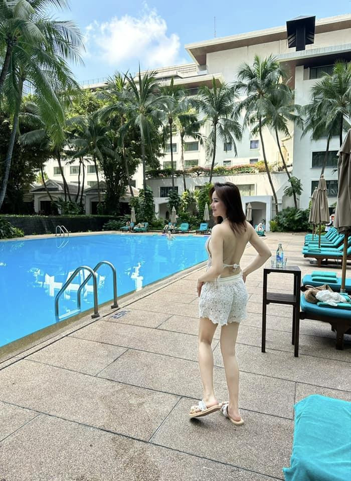 y Oanh dù đã có 3 con nhưng làn da trắng cùng body không chút mỡ thừa thực sự khiến netizen vô cùng ghen tị.