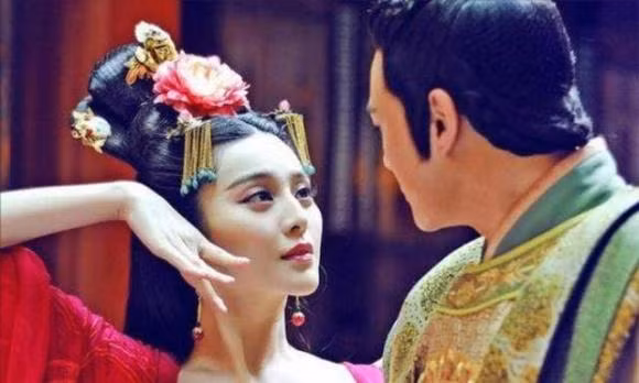 Vo Tac Thien tre dep, sao Ly The Dan khong bao gio cham vao nang?-Hinh-4