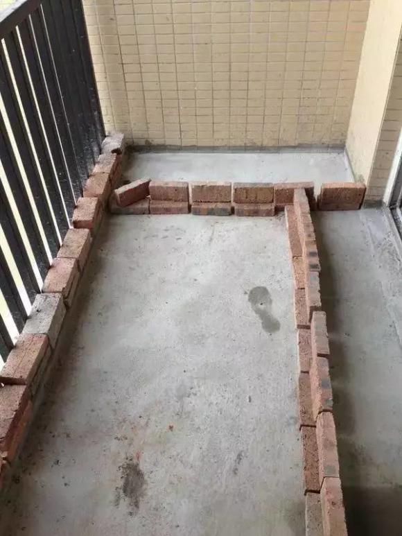 Xay ho ca coi tren ban cong chi phi chua den 2 trieu dong-Hinh-2