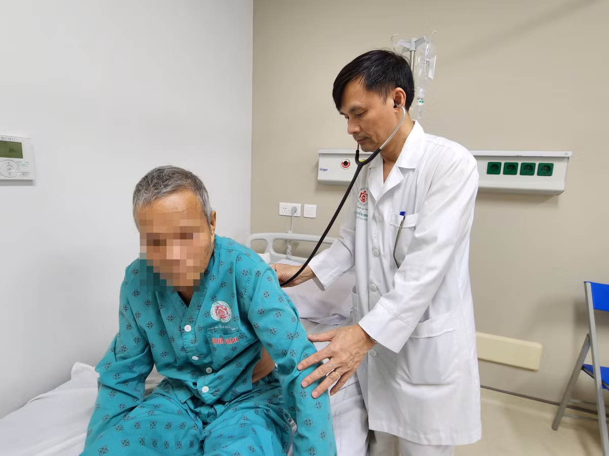 Thoi tiet nom am, benh nhan den benh vien kham tang-Hinh-3