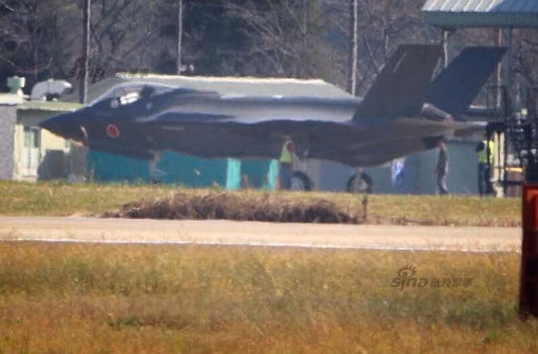 Nhật Bản đã quyết định mua 42 chiếc F-35A để thay thế cho mẫu tiêm kích F-4E đã lỗi thời.