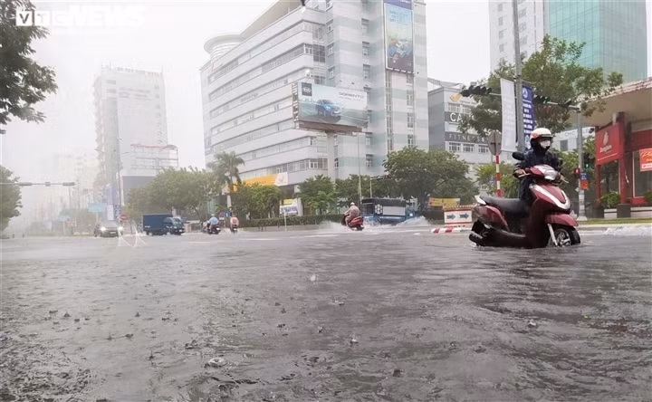 Bao so 5 suy yeu, tinh Quang Binh den Thanh Hoa mua to-Hinh-2