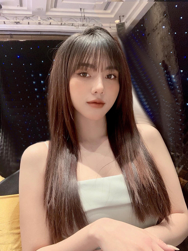 Cô luôn xuất hiện với hình ảnh chỉn chu, xinh đẹp.