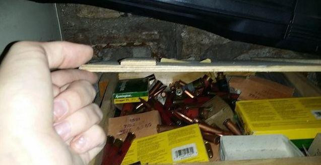 Thấy cánh cửa bí mật trong nhà vừa mua, nam thanh niên rùng mình - Hình 3 Thay canh cua bi mat trong nha vua mua, nam thanh nien rung minh-Hinh-3