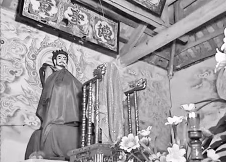 Tượng thờ Hoàng Ngũ Phúc tại đền thờ ông ở xã Tâm Mỹ, huyện Yên Dũng, Bắc Giang ngày nay.