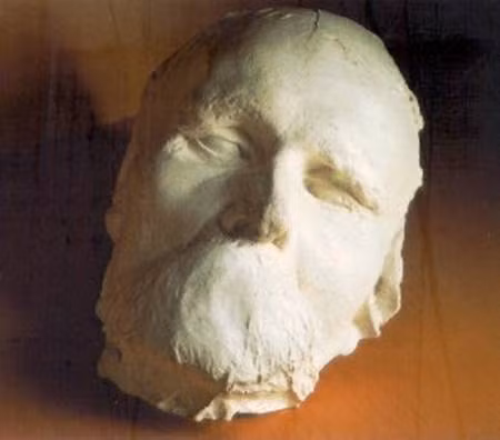 FREDRICH NIETZSCHE (1844-1900), triết gia Đức. “Chúng ta còn có nghệ thuật để không phải chết vì chân lý”.