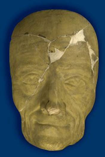 VOLTAIRE (1694-1778) nhà văn và triết gia Pháp. Ông luôn tranh đấu phát huy và bảo vệ cho quyền tự do của con người, và sự phán xử công minh. "Thà mạo hiểm cứu vớt một kẻ phạm tội còn hơn lên án một người vô tội" .