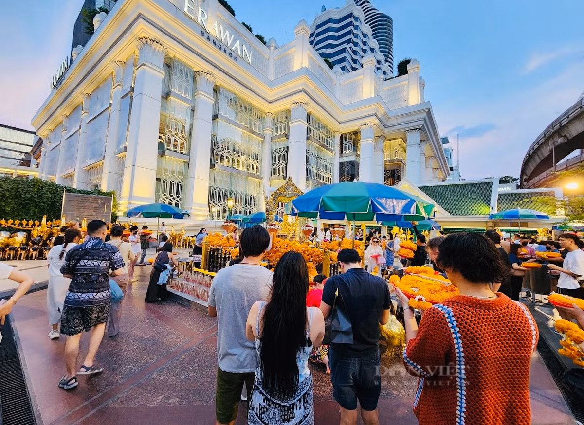 Bi an chua loi giai ve Den Erawan cua nguoi Thai