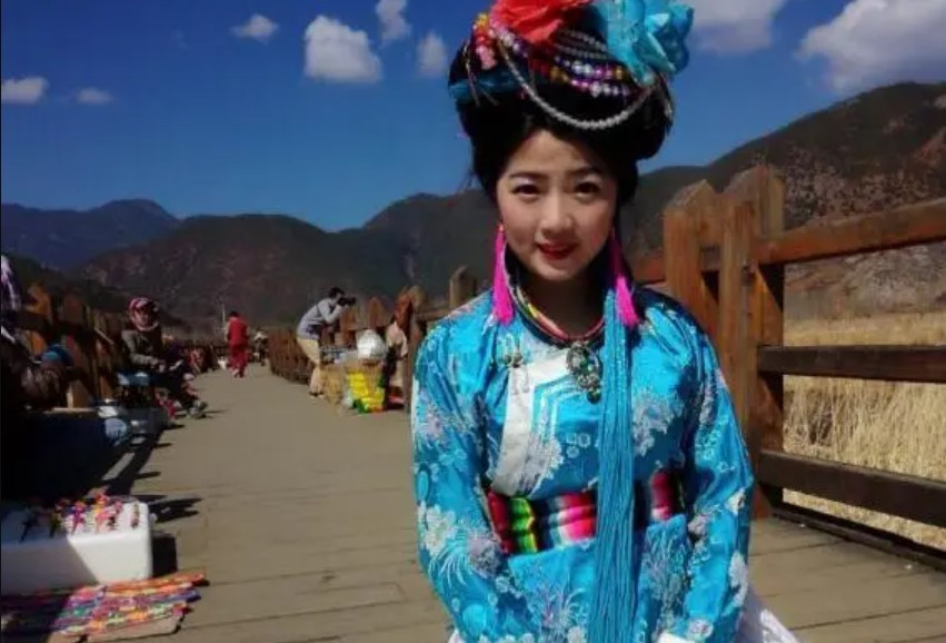 Bộ tộc kỳ lạ có tục "hôn nhân đi bộ" độc nhất vô nhị - Hình 2 Bo toc ky la co tuc