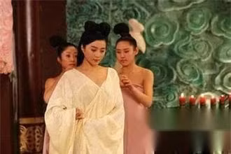 Su that ve nguoi dau tien 'dong phong' voi hoang de xua-Hinh-2