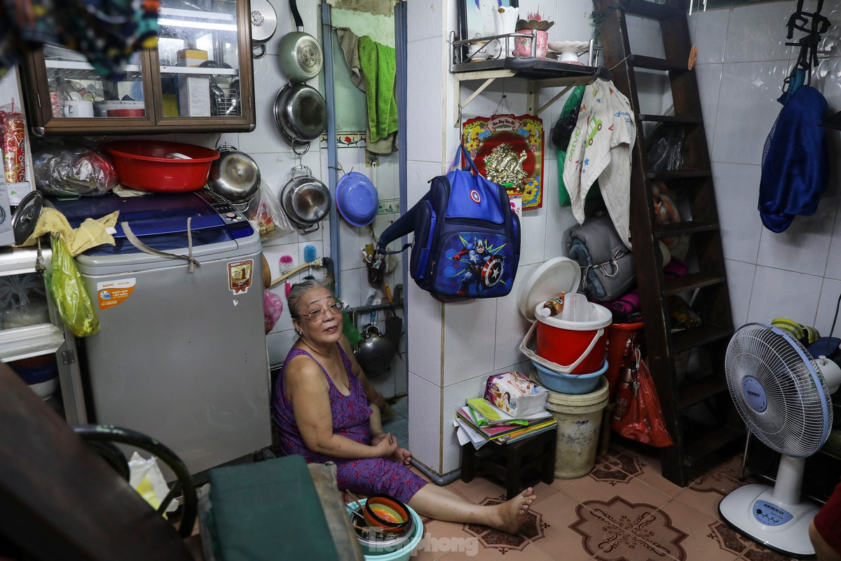 Trong 237 căn nhà tại khu chợ Gà, Gạo, đa phần là các trường hợp trong hộ gia đình có nhiều thế hệ hoặc có nhiều cặp vợ chồng cùng chung sống trong các căn hộ có diện tích rất nhỏ.