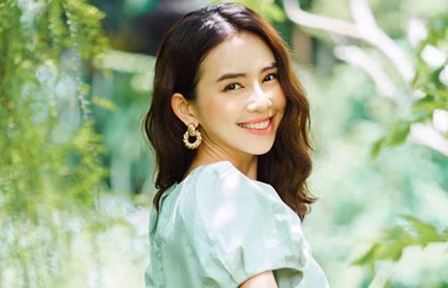  Họ xử lý rất tốt các mối quan hệ giữa các cá nhân. Với sự giúp đỡ của những người cao quý trong suốt cuộc đời, họ có một tương lai tươi sáng. Vì họ có tài nên có thể phát triển ở bất kỳ ngành nghề nào và kiếm được rất nhiều tiền. 