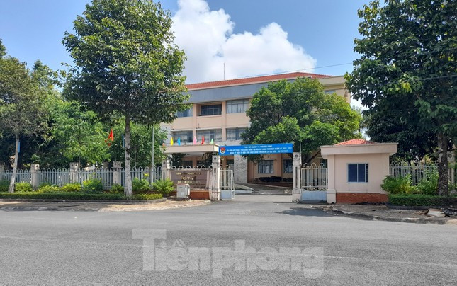 Hau Giang: 3 don vi chi hon 11 ty dong mua kit test cua Viet A