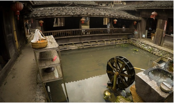 Ngoi lang nhieu cay, co ao tu nhung hang tram nam khong co muoi-Hinh-2