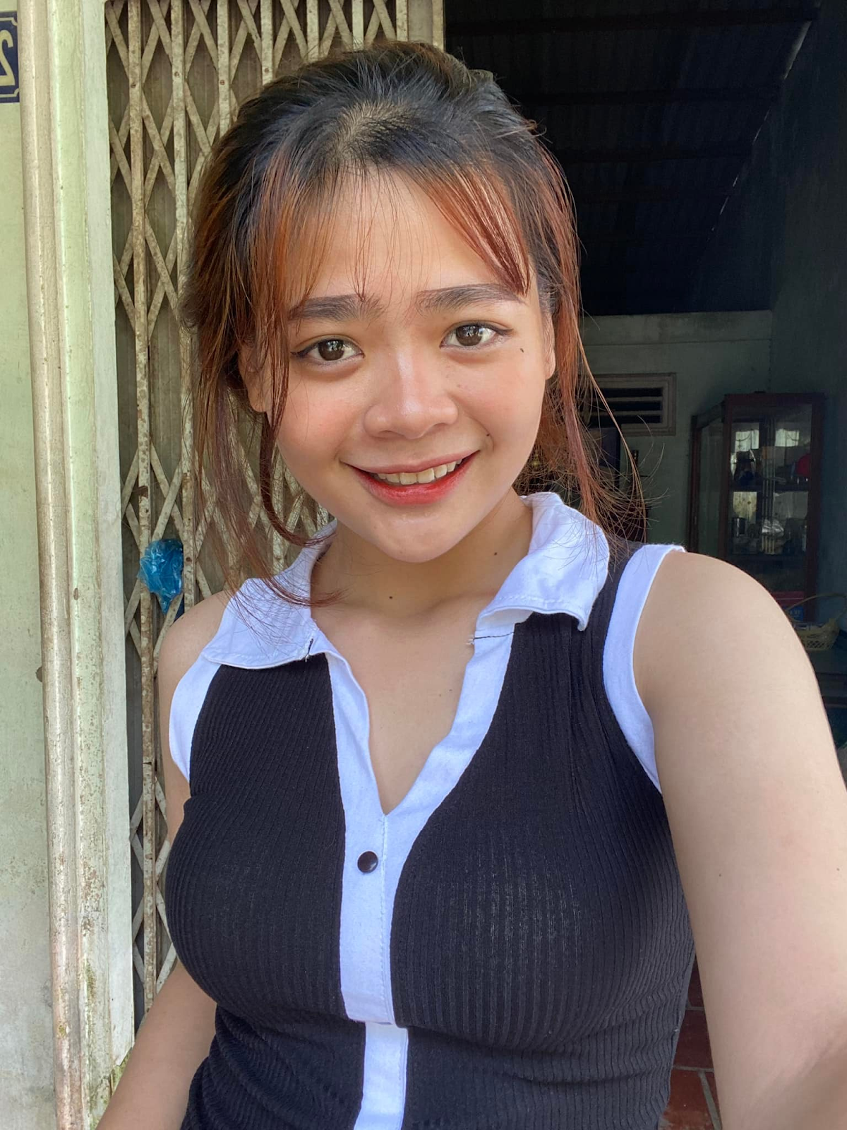 TikToker Lâm Nam Phương làm nhiều việc tốt - Hình 6 TikToker Lam Nam Phuong lam nhieu viec tot-Hinh-6