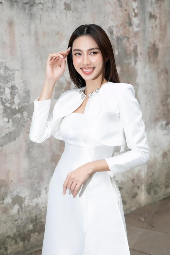 Từ khi đăng quang Hoa hậu Hòa bình Quốc tế, Thùy Tiên nhận được sự quan tâm của công chúng. Nếu như đi sự kiện ăn mặc chỉn chu thì hình ảnh đời thường của Thùy Tiên cũng rất giản dị. Cô được khen ngợi vì sự thân thiện với người hâm mộ.