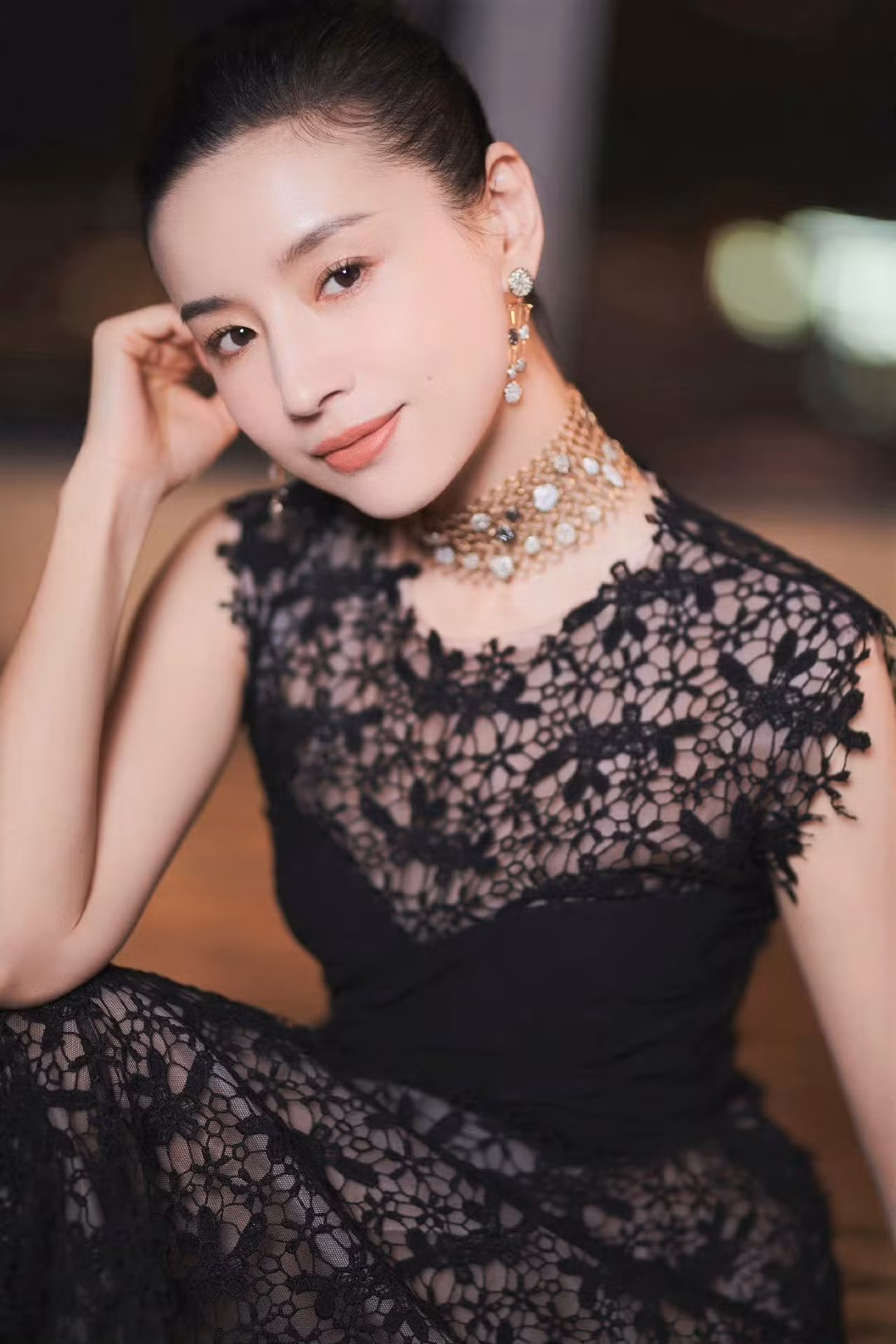 Dong Khiet song chat vat 10 nam vi scandal ngoai tinh