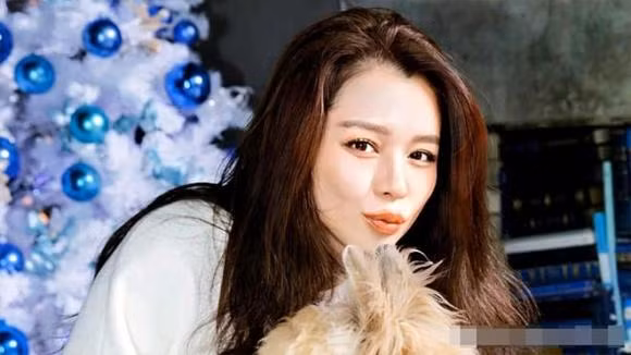 Dan nu than Hoa ngu bi gan mac 'sao khieu dam' gio ra sao?-Hinh-6