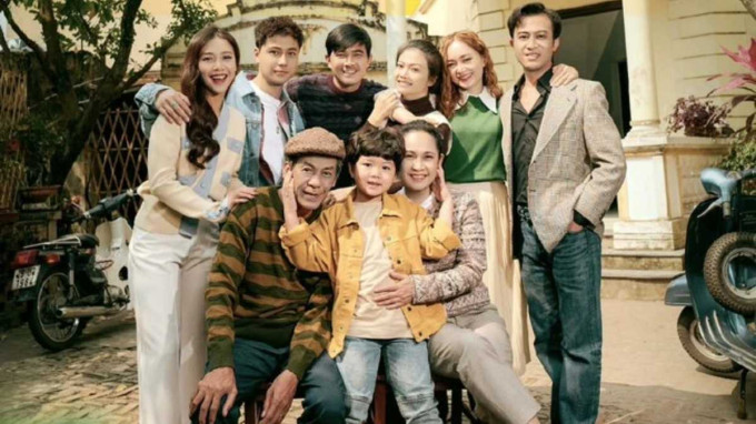 "Ông bố quốc dân" Bùi Bài Bình: U70 hạnh phúc bên vợ ảnh 2