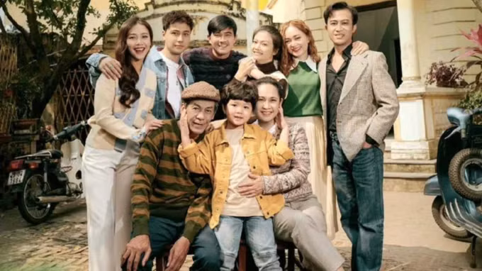 "Ông bố quốc dân" Bùi Bài Bình: U70 hạnh phúc bên vợ ảnh 2