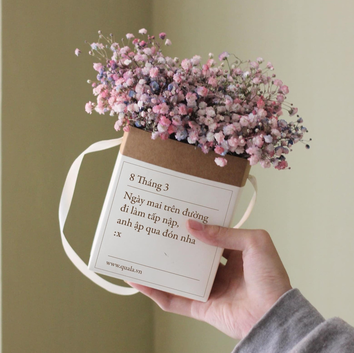 Cua hang hoa giam nua don hang dip 8/3