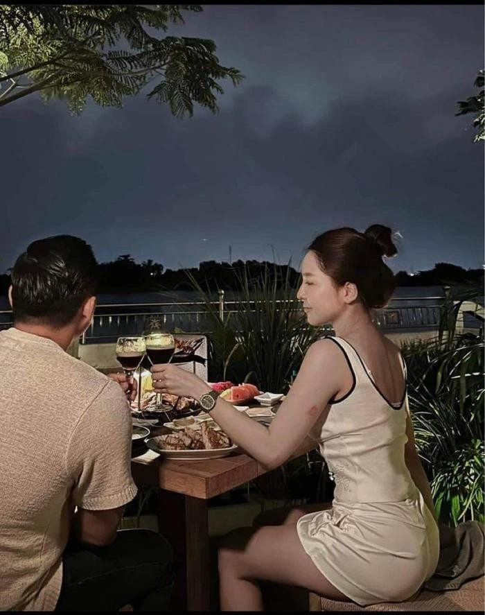 Tram Anh lo dien hau cong khai ban trai, nhan sac ra sao?-Hinh-2