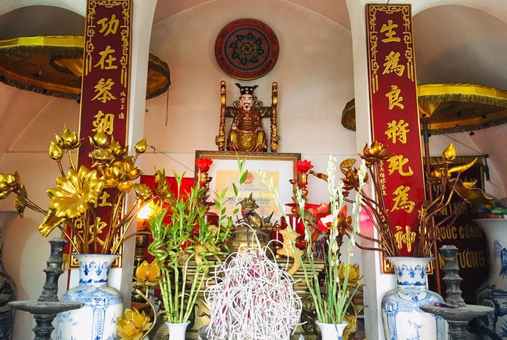 Dang Dinh Tuong: Tu Huong nguyen tro thanh Quoc lao trieu Le ra sao?