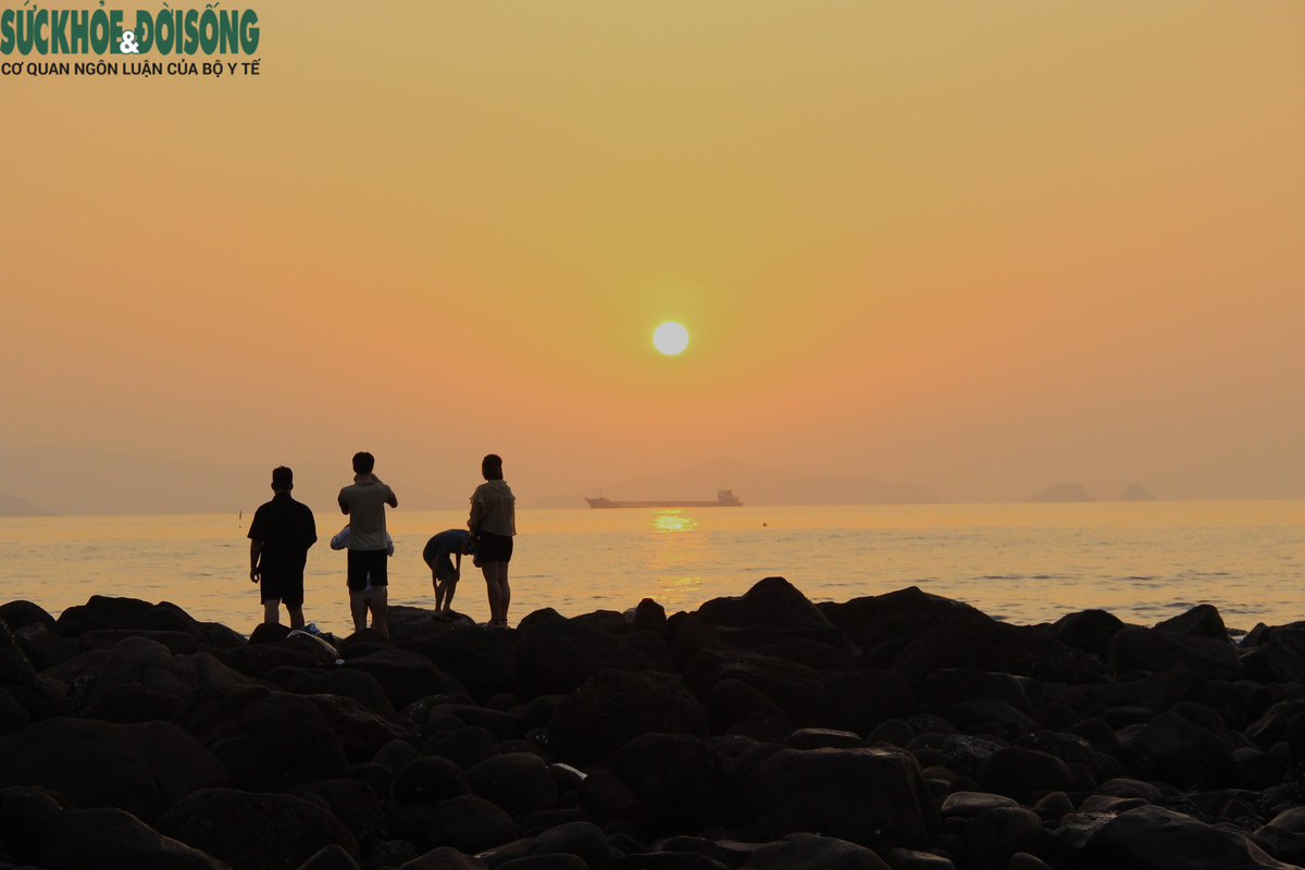 Mỏm đá là một trong những địa điểm check-in tuyệt vời.