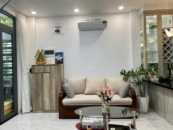 Vì thế, ngắm toàn cảnh không gian chẳng có cảm giác "khuyết" hay "méo".