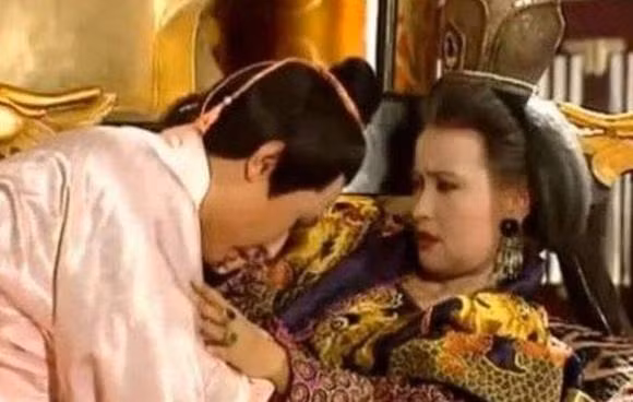 Co hai dieu kien de Vo Tac Thien chon duoc nam sung-Hinh-2