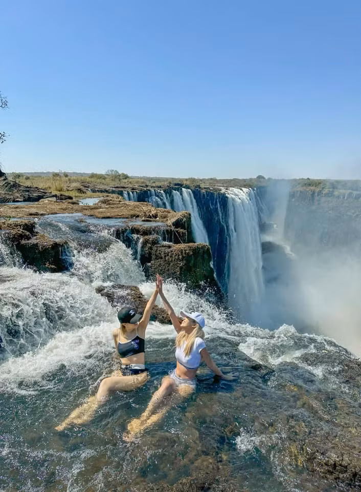 Doi ban chi 700 trieu di chau Phi “hit bui”, den noi ngheo nhat-Hinh-11