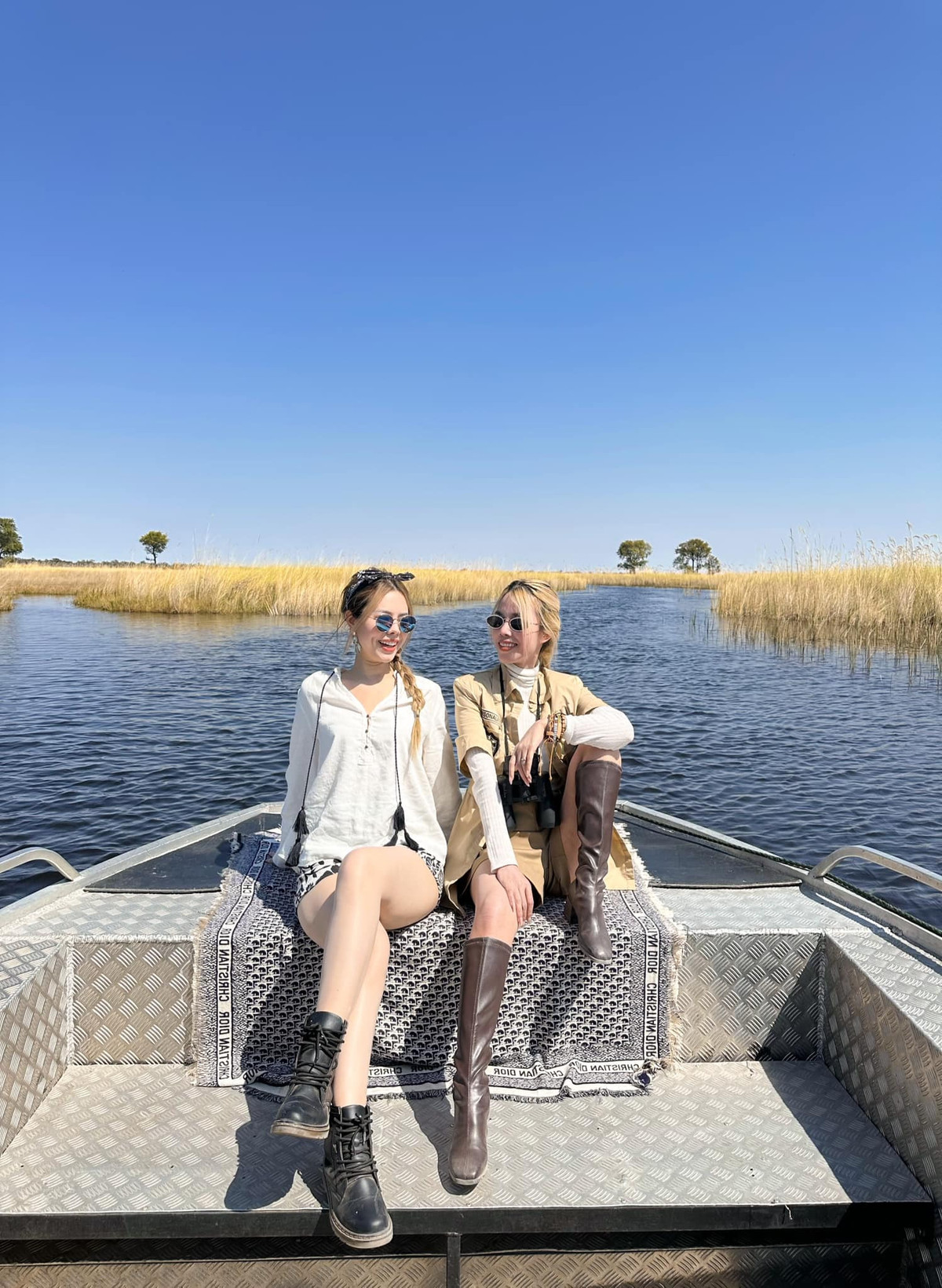 Doi ban chi 700 trieu di chau Phi “hit bui”, den noi ngheo nhat-Hinh-4