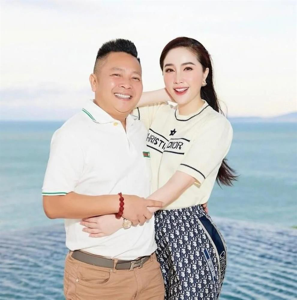 Bao Thy lam dau hao mon: 'Noi khong ap luc giu chong la noi doi'-Hinh-4