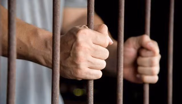 Vo di mua sam ve la tam rua, chong phat hien su that soc