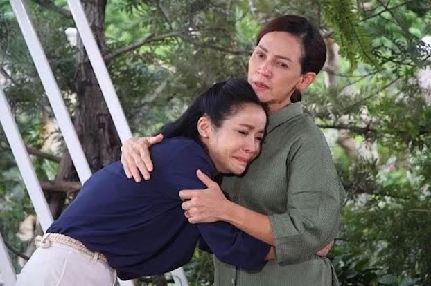 Biet con dau co bau voi hang xom, me chong mung roi nuoc mat-Hinh-2