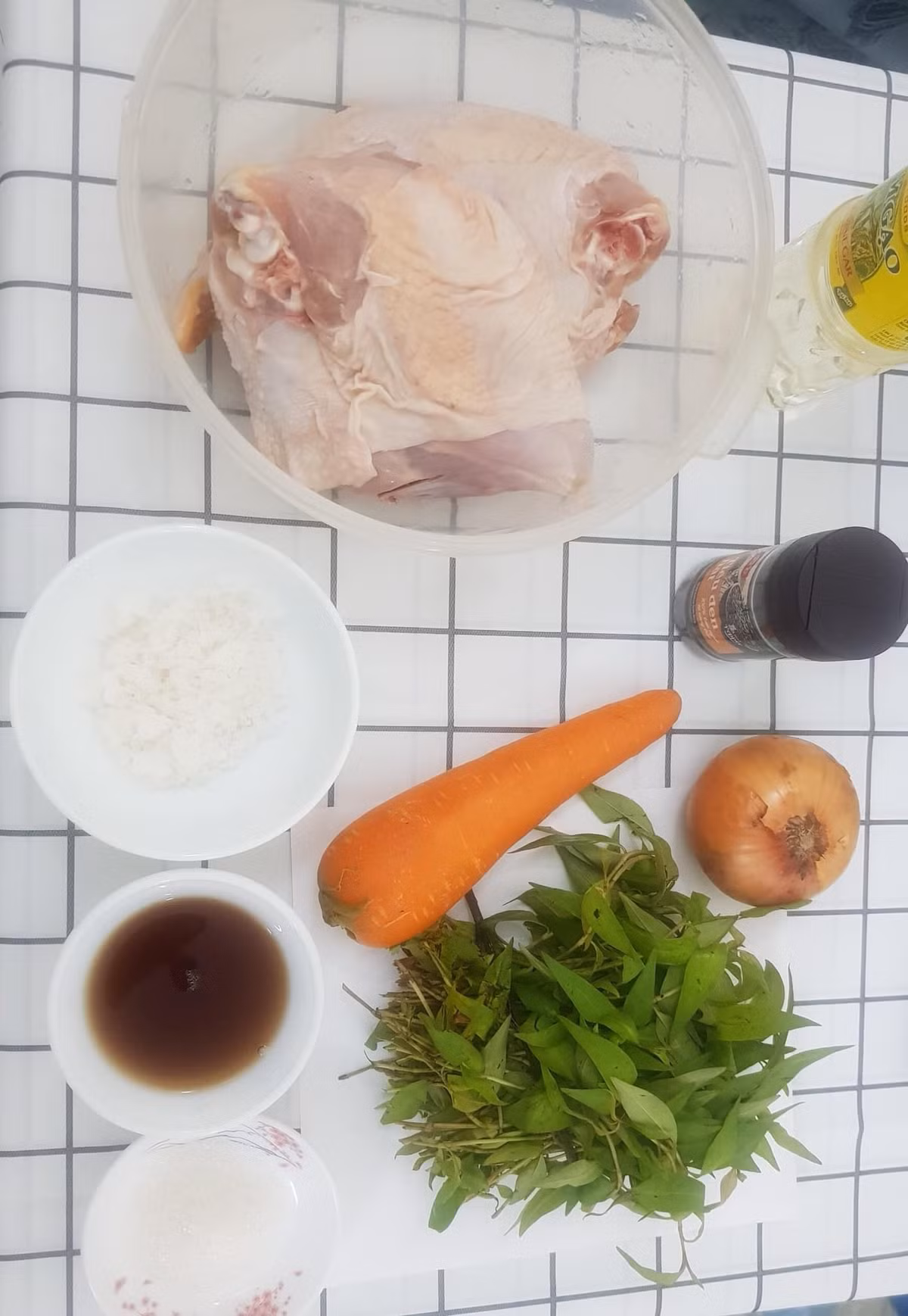 Ức gà đừng hấp hay rán, mang trộn rau răm Uc ga dung hap hay ran, mang tron rau ram