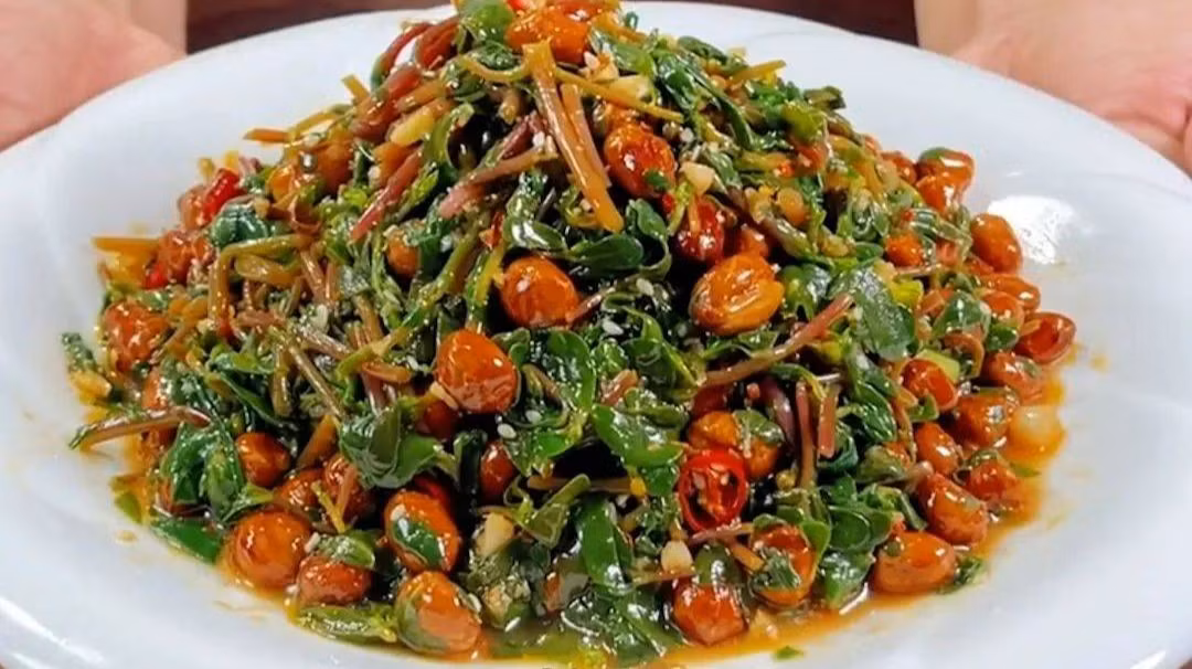 Loai rau dai nhieu nguoi coi la 