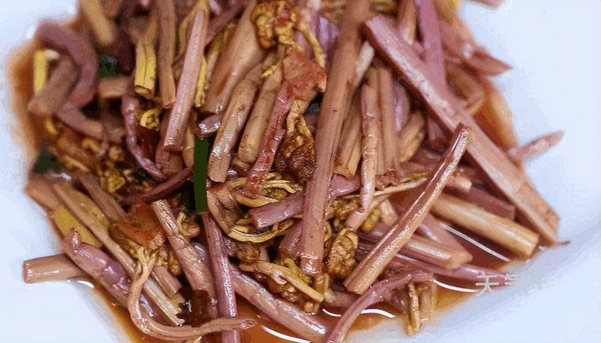 Loai rau dai nhieu nguoi coi la 