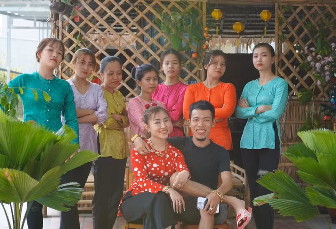 Su that ve co dau Vinh Long deo 11 cay vang nang triu nguoi-Hinh-2