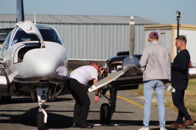 Chạm trán rắn trên máy bay, phi công có pha xử lý bất ngờ - Hình 2 Cham tran ran tren may bay, phi cong co pha xu ly bat ngo-Hinh-2